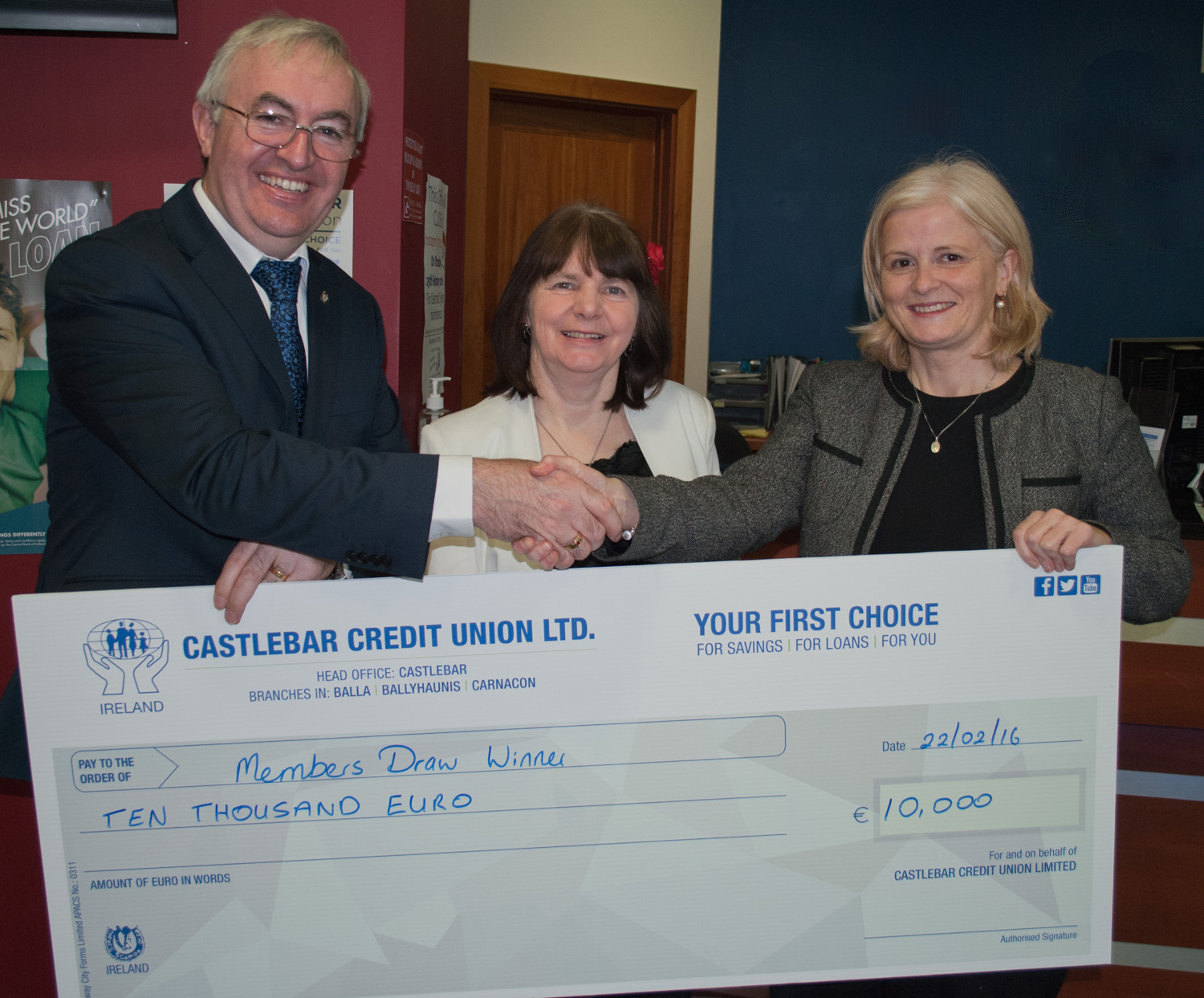 Congratulations to Edward Mooney, winner of the Top prize of € 10,000 in the recent First Choice Credit Union Members Draw held on 18th February 2016 in the Ballyhaunis Branch offices. (L-R) Edward & Rita Mooney and Mary Henry First Choice Credit Union. 